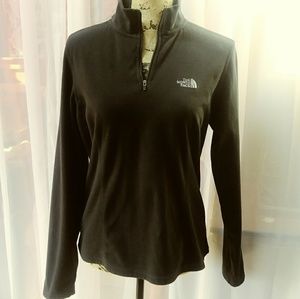 The North Face Women's Medium Fleece Black Shirt